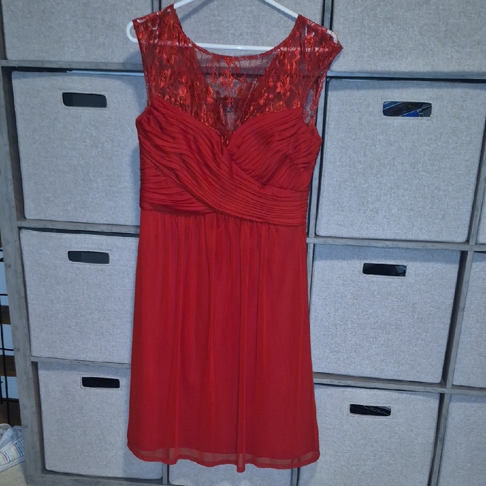 Elegant Red Lace Women's Dress